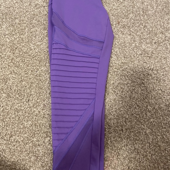 Aerie High Rise Chill.Play.Move. Lavender Leggings - Picture 5 of 6